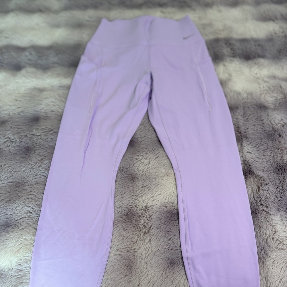 Nike Universa High-Rise Lilac Performance Leggings - Picture 3 of 3